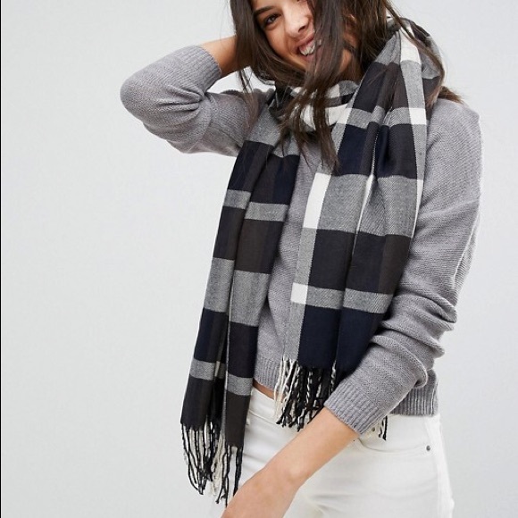 Plush Apparel Ultra Soft Plaid Scarf *NEW* - Picture 3 of 3